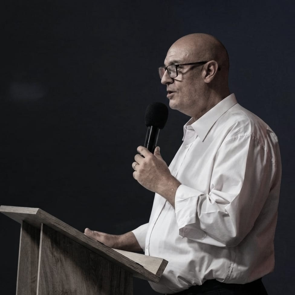 Ps. Spósito, Gustavo